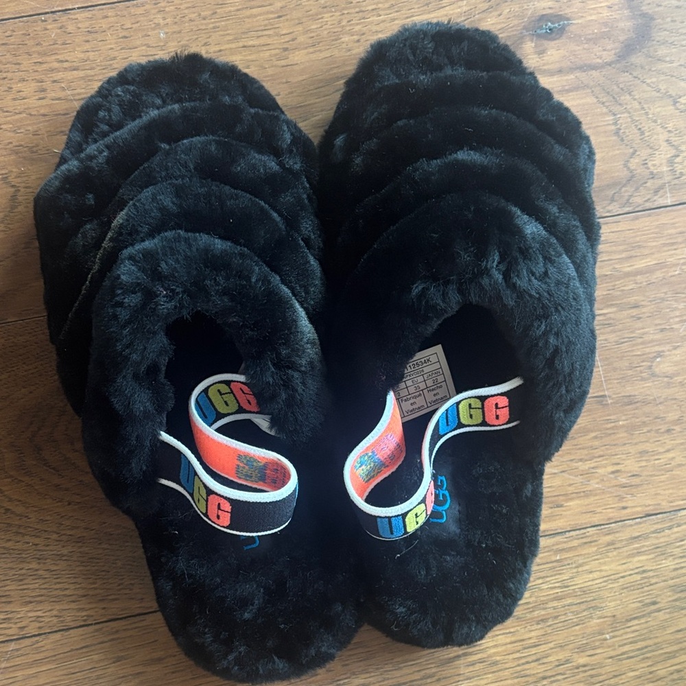 UGG Black Fluffy Slide Slippers kids
